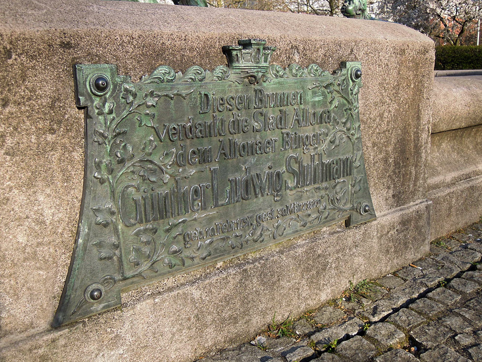 Inschrift am Stuhlmannbrunnen