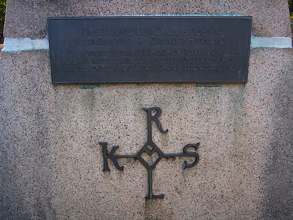 Inschrift am Kaiser Karl der Große-Denkmal
