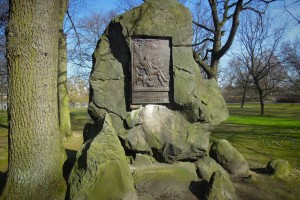 Findling mit Gedenktafel für Friedrich von Hagedorn