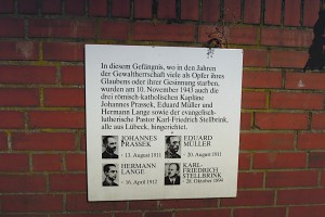 Tafel mit den Lübecker Märtyrern