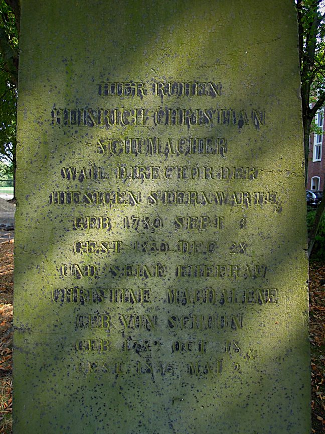 Inschrift auf dem Grabstein Schumachers