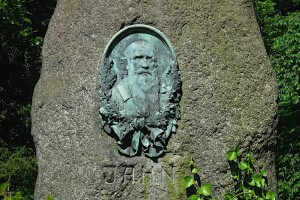 Relief von Friedrich Ludwig Jahn auf einem Stein